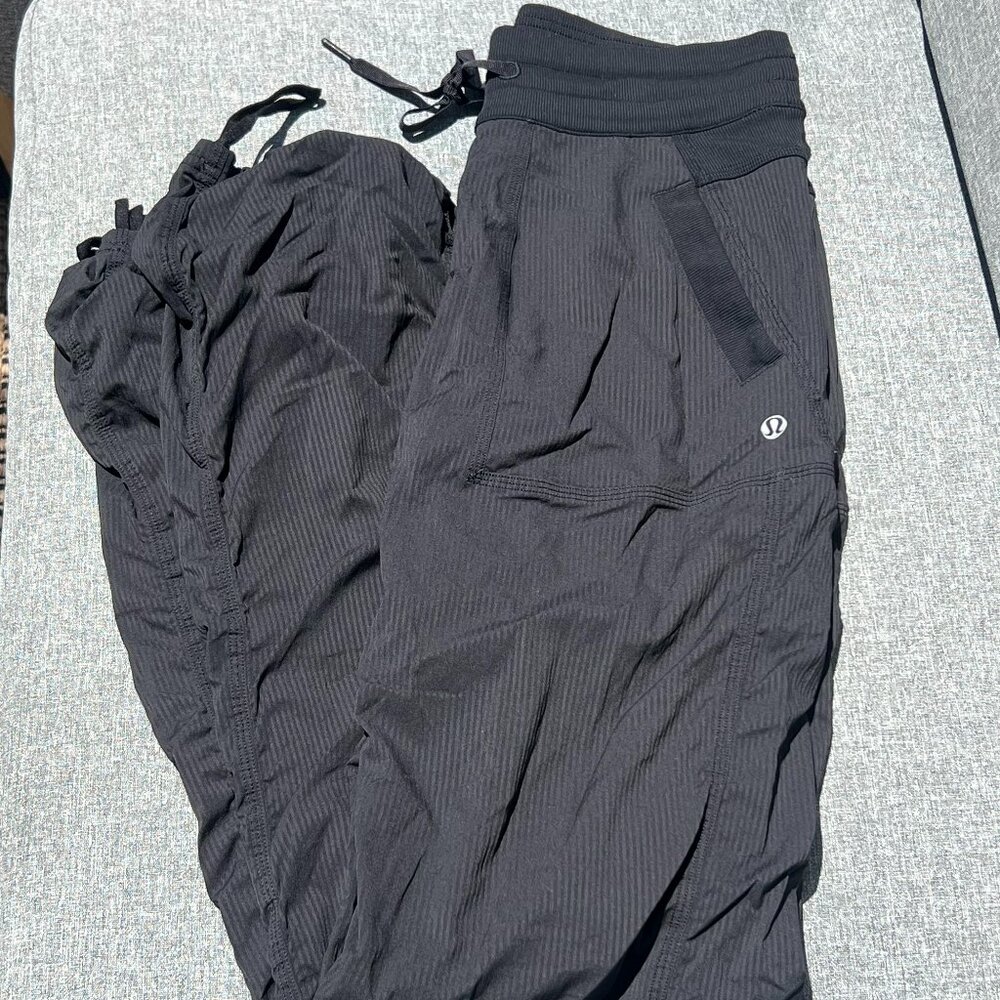 Lululemon lightweight long pants size 4